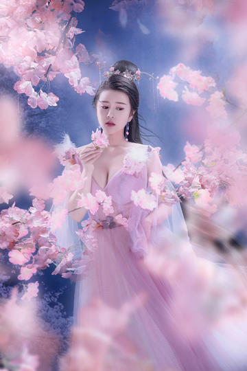 赤裸狂花